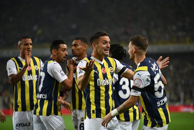 FENERBAHÇE TRANSFER HABERLERİ | Fenerbahçe'den Manchester United'a bir yolcu daha! Altay Bayındır'ın ardından... - 13