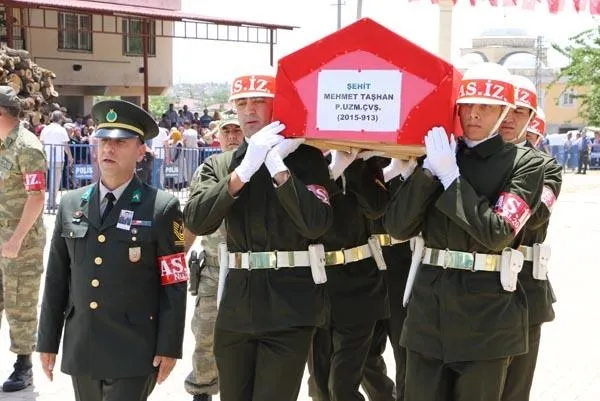 Kuzey Irak şehidi Piyade Uzman Çavuş Mehmet Taşhan'a son görev-1
