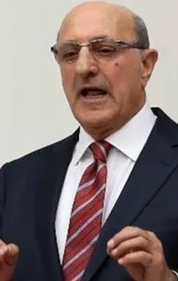 "Bir şeyi de bilin İlhan Beyciğim..."