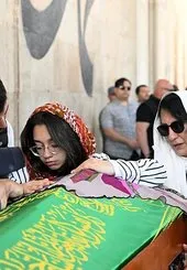 Şişli’de eski eşi tarafından öldürülen Bahar Aksu son yolculuğuna uğurlandı