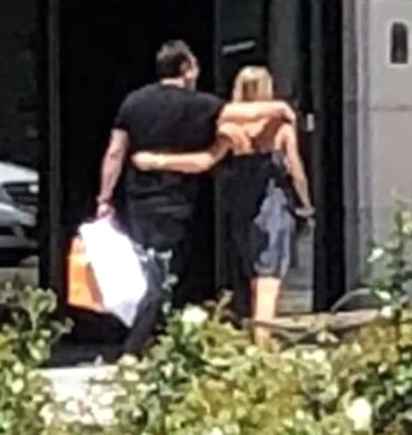 Ece Erken ve Nazım Torbalıoğlu Amerika'da sarmaş dolaş görüntülendi-2