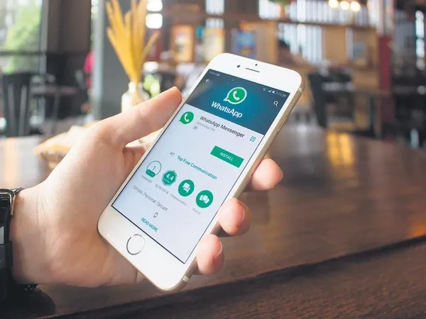 kisisel-verilere-goz-diken-whatsappa-dev-tepki-whatsappa-alternatif-olan-uygulamalar-nelerdir-bip-telegram-signal-1610317659171.jpeg Kişisel verilere göz diken WhatsApp'a dev tepki! WhatsApp'a alternatif olan uygulamalar nelerdir? BİP, Telegram, Signal...-9