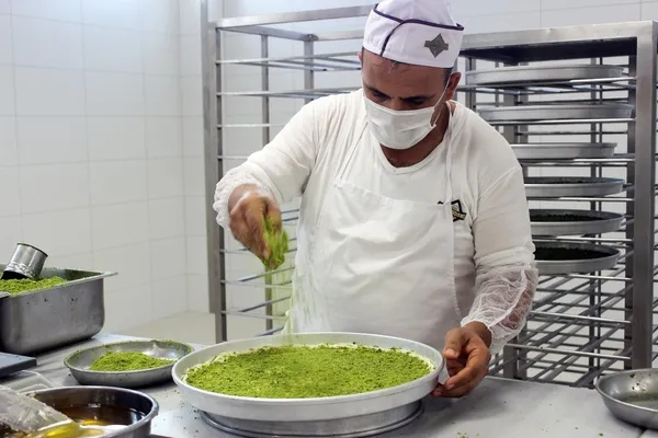 antakya-baklavasi-gaziantep-baklavasina-rakip-oldu-gaziantep-baklavasindan-daha-kaliteli-daha-lezzetli-daha-iyidir-1626622961037.jpg Antakya baklavası Gaziantep baklavasına rakip oldu: Gaziantep baklavasından daha kaliteli, daha lezzetli, daha iyidir-9