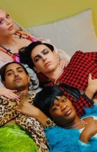 İsveçli giyim markası H&M’den LGBT propagandası! Boykot çağrısı: Alışveriş yapmayı kesin!