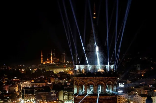 672 yıllık tarihi Galata Kulesi yenilendi