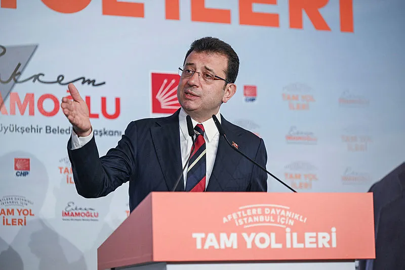 CHP'li İBB Başkanı Ekrem İmamoğlu'ndan yeni metro yalanı! 20 gün arayla farklı reklam afişi!-2