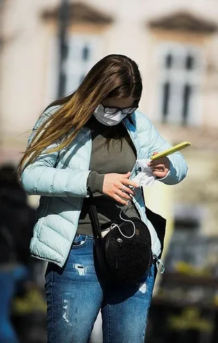 Teknoloji devleri koronavirüse karşı harekete geçti! Apple, Facebook, Tesla, Alibaba...