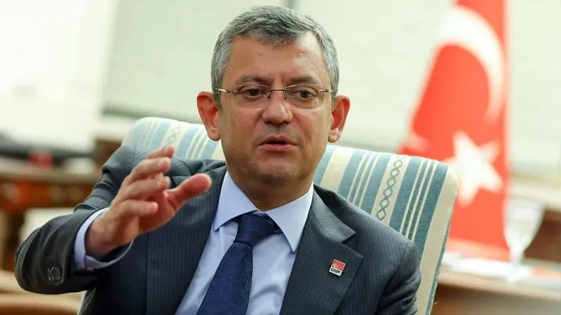 CHP Genel Başkanı Özgür Özel.