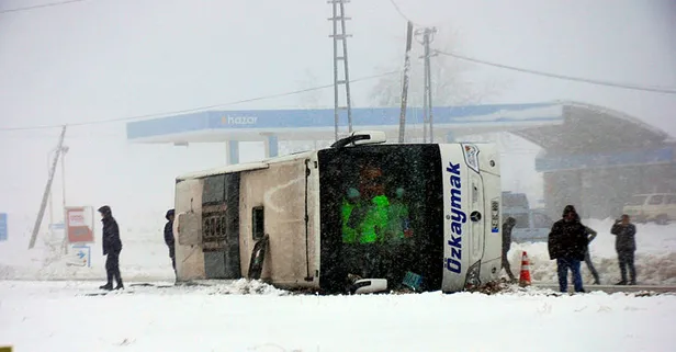 Son dakika: Karaman'da yolcu otobüsü devrildi: 22 yaralı