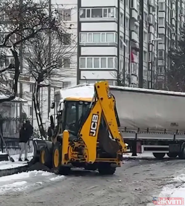İstanbul’da kar yağdı trafik kilitlendi! İETT otobüsleri yine yolda kaldı - 27