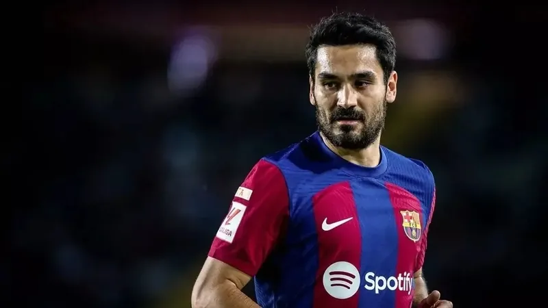 galatasaraya-transferde-mujde-gibi-haber-okan-buruk-bu-karara-cok-sevinecek-girisimler-basliyor-1719248608344.jpeg Galatasaray'a transferde müjde gibi haber! Okan Buruk bu karara çok sevinecek... Girişimler başlıyor-14