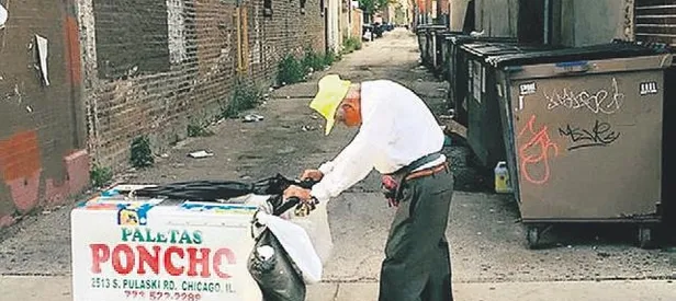 Yaşlı dondurmacı vicdanları eritti