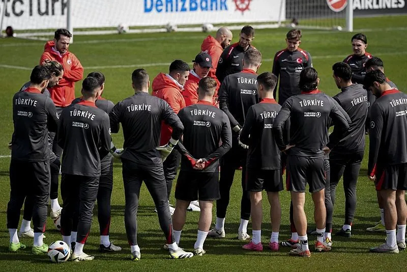 A Milli Futbol Takımı, FIFA dünya sıralamasında 5 basamak geriledi: Ay-yıldızlılar 40. sıraya düştü-3