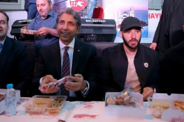 Karim Benzema Ramazan ayında kariyer rekorunu kırdı! Akıllara 5 yıl önce Fatih'te katıldığı iftar programı geldi