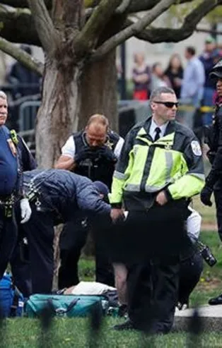 Beyaz Saray önünde kendini ateşe verdi