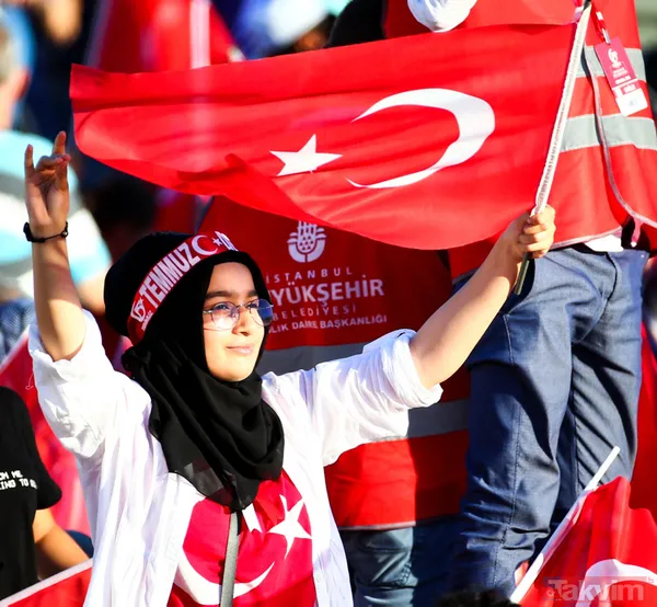 Milyonlar 15 Temmuz Şehitler Köprüsü'ne akın etti - 36