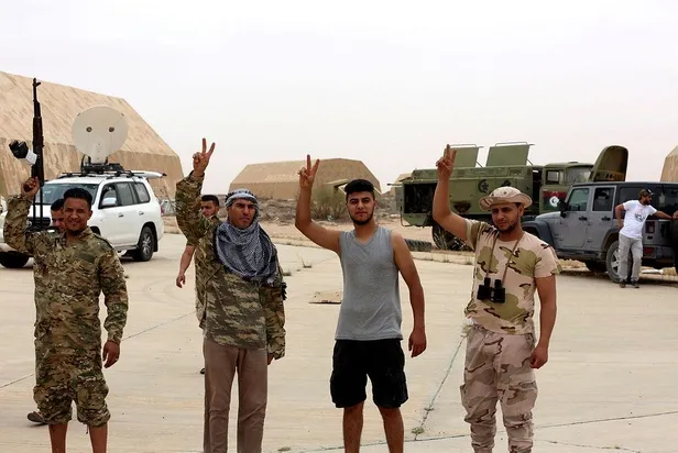 Son dakika: Libya ordusundan Hafter'e darbe üstüne darbe! İki belde daha milislerden kurtarıldı-1