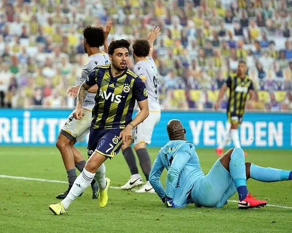 ozan-tufan-kadikoyde-kanaryayi-ipten-aldi-fenerbahce-malatyasporu-son-dakikalarda-gecti-1593308350743.jpeg