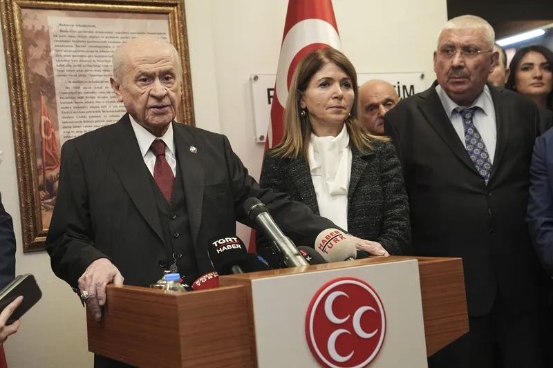 devlet-bahceliden-yonter-aciklamasi-ayrilik-akademik-kuskunluk-yok-1774703565779.jpeg Devlet Bahçeli’den Yönter açıklaması: Ayrılık akademik, küskünlük yok-3