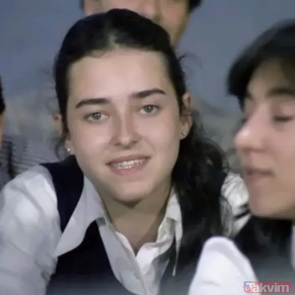 Hababam Sınıfı Güle Güle’nin Gamze’si Yaprak Özdemiroğlu'nun son haline bakın! 61 yaşında ancak 20’likler yanında hikaye... - 3