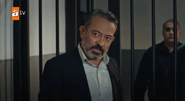 kim-adam-kim-subos-gorelim-edho-174-bolum-fragmani-alpaslan-dalaverecilerin-defterini-duruyor-1606565395848.jpg EDHO 174. yeni bölüm fragmanı izle: Hızır Reis'in pusulası şaştı! Kan gövdeyi götürdü!-8