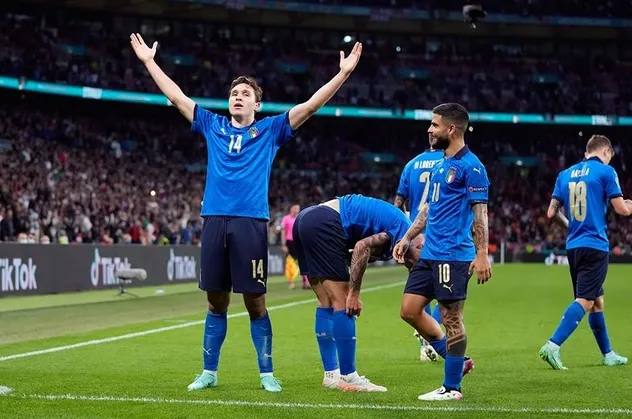Son dakika: EURO 2020'de ilk finalist İtalya!