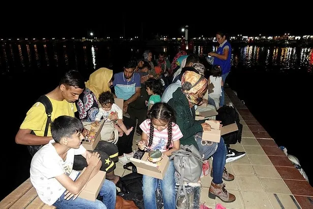 Son dakika: Çanakkale'de 48 düzensiz göçmen yakalandı-2