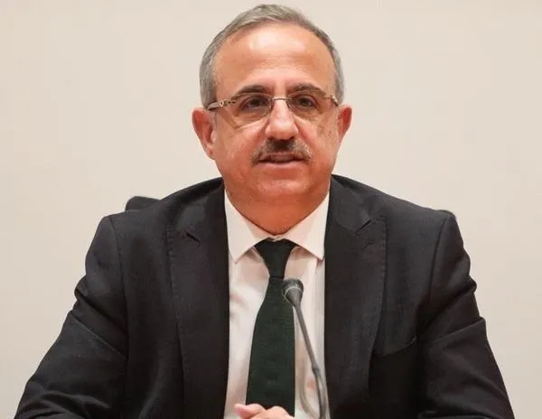 chpli-tunc-soyerin-depremzedeleri-sokaga-atma-kararina-tepkiler-dinmiyor-20-aydir-tek-yaptigi-sey-deprem-aniti-1654309709893.jpeg CHP'li Tunç Soyer'in depremzedeleri sokağa atma kararına tepkiler dinmiyor: 20 aydır tek yaptığı şey deprem anıtı-5