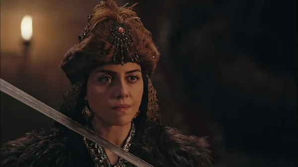 kurulus-osmanda-nefesler-tutuldu-nayman-ismihan-sultandan-hesap-sordu-oglu-sultan-alaeddin-ile-tehdit-etti-1679510579215.jpg Kuruluş Osman’da nefesler tutuldu! Nayman, İsmihan Sultan’dan hesap sordu: Oğlu Sultan Alaeddin ile tehdit etti-2