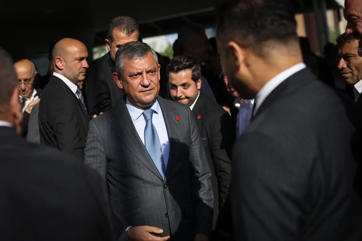 CHP’de tasfiye fırtınası: Özgür Özel’den gerilimi sokağa taşıyan çağrı-5