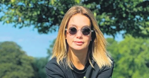 Çiğdem Batur gazeteciliğe soyundu: Londra’da kriz var!