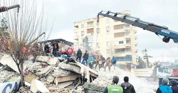 Deprem bölgesinde lüks olarak satılan birçok site yerle bir oldu