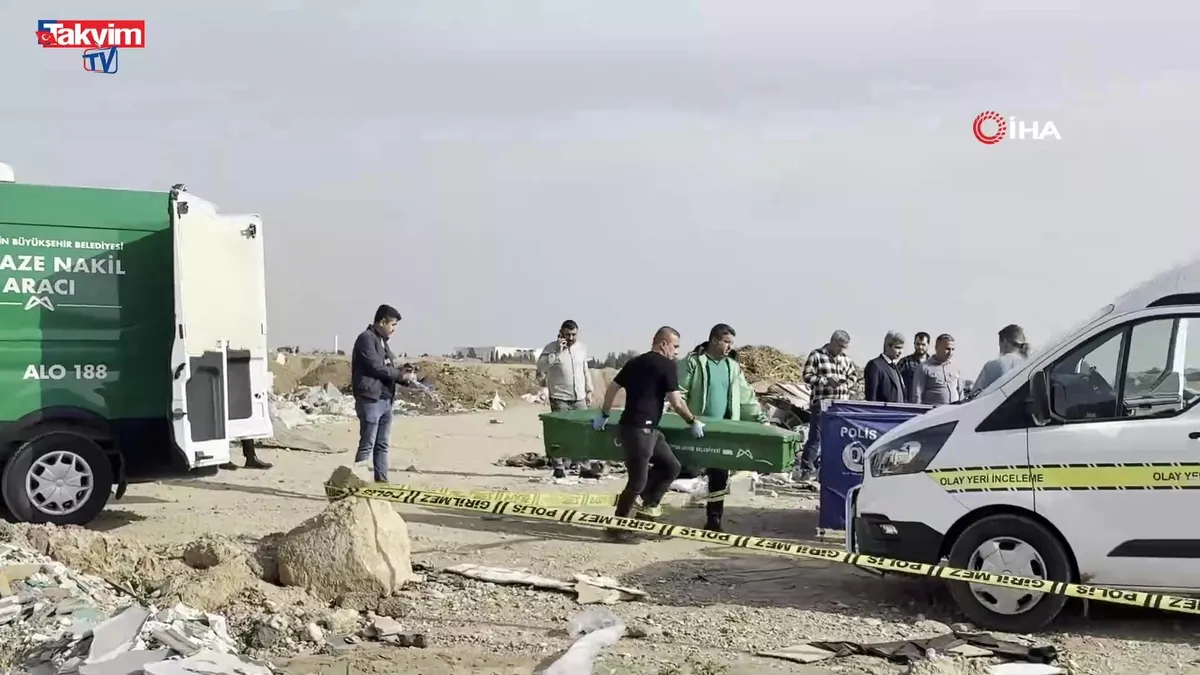 Çekyattan çıkan ceset dehşet saçtı: Öldürüp tuzlayıp halıya sarıp çekyatla atmışlar