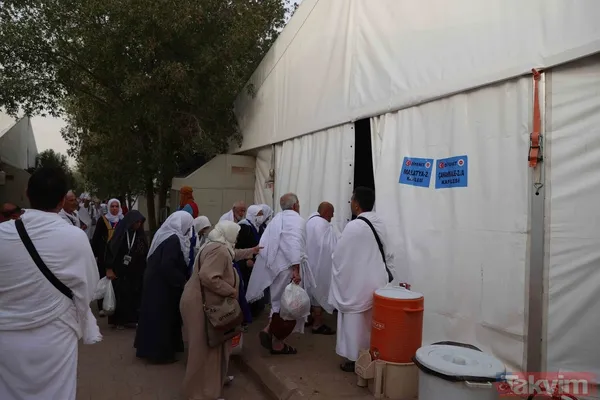 Hacı adayları Arafat yolunda! Diyanet İşleri Başkanı Ali Erbaş talimatı verdi: Hacı adaylarının Arafat’a intikali başladı - 27