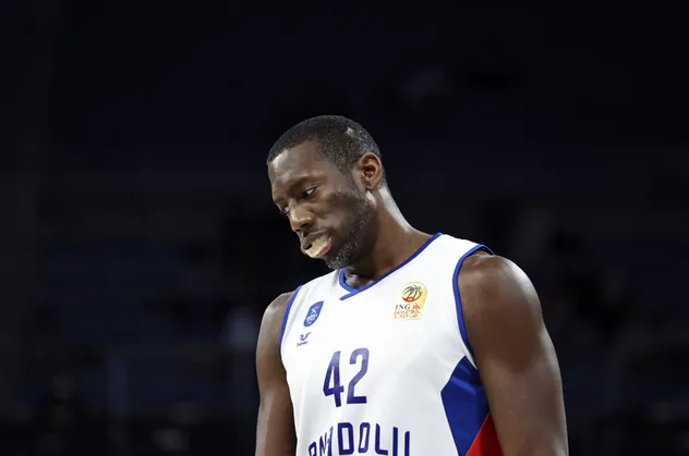 Anadolu Efes Rusya'da kayıp! Unics Kazan 75 - 67 Anadolu Efes maç sonucu