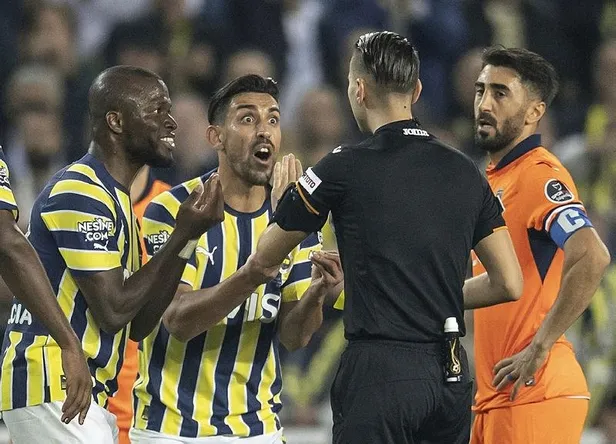 fenerbahce-basaksehir-karsilasmasindaki-tartismali-penalti-kararini-erman-toroglu-degerlendirdi-bunlar-futbolu-1666473656706.jpeg