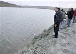 Otomobil baraja uçtu