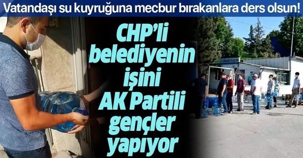 CHP’li Eskişehir Büyükşehir Belediyesi’nin dağıtamadığı içme suyunu AK Partili gençler dağıtıyor