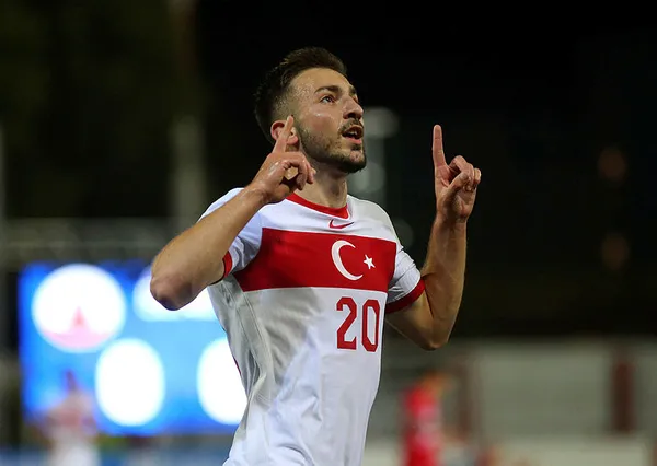 1645081244958.jpg Galatasaray'ın yıldızı Halil Dervişoğlu'na sürpriz talip! Abdullah Avcı Trabzonspor yönetimine bildirdi-5
