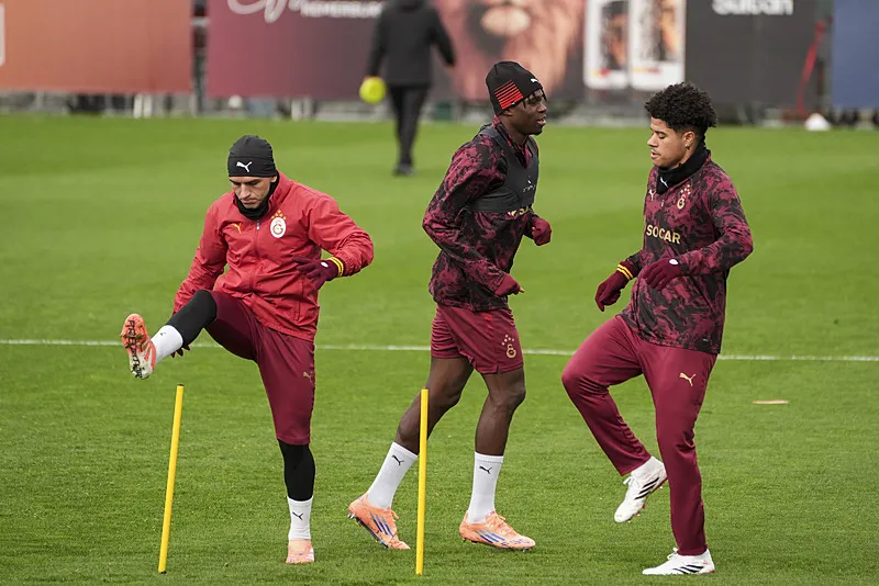 Galatasaray Karagümrük deplasmanında! Okan Buruk'tan sol bek kararı - 5