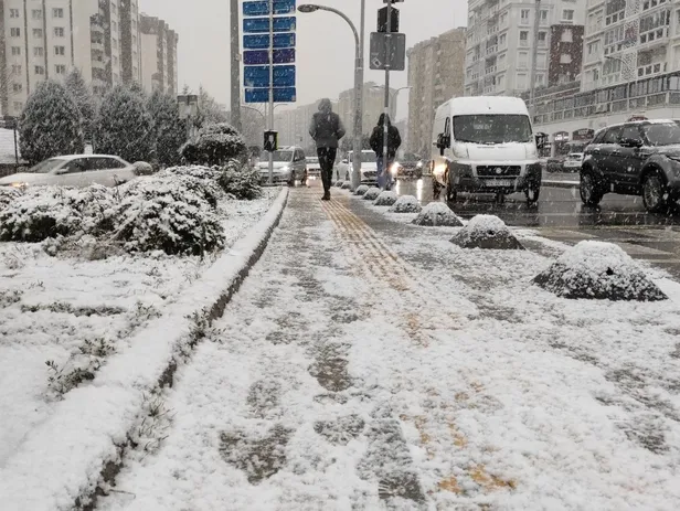 yarin-okul-var-mi-21-mart-pazartesi-okullar-tatil-mi-valilik-son-dakika-duyurulari-istanbul-nevsehir-kayseri-k-1647758678449.jpg Sakarya'da yarın okullar tatil mi? Kocaeli, Gebze Sakarya'da 21 Mart Pazartesi okul var mı? Son dakika Valilik açıklamaları-5