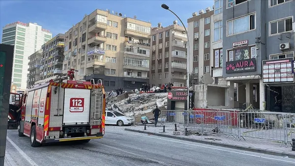 Son dakika: Şanlıurfa'da 6 katlı bir bina çöktü! Enkaz altında kalan var mı? Binanın çökme anı kameralara böyle yansıdı!-6
