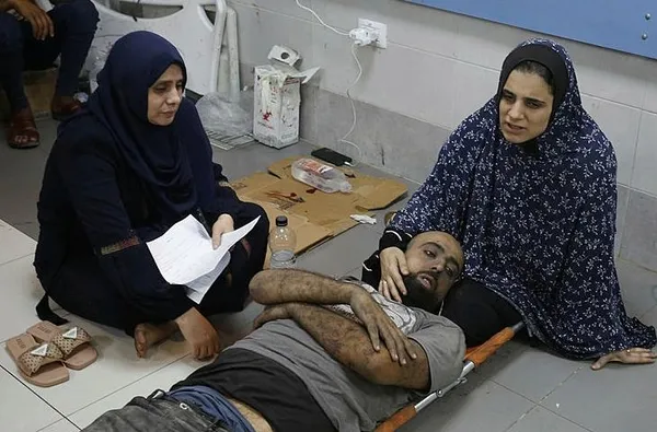 1700155109911.jpeg Akıttığı kanla övünen Netanyahu'nun "Hamas hastanelere sığındı" algısı kısa sürdü! Amerikalı gazeteci: "Yüzlerce Filistinli Şifa'da kalıyor"-6