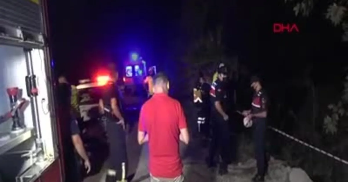 son dakika bartin da gece yarisi korkunc olay arac kaza yapip devrilince 17 yasinda genc yanarak yasamini yitirdi takvim