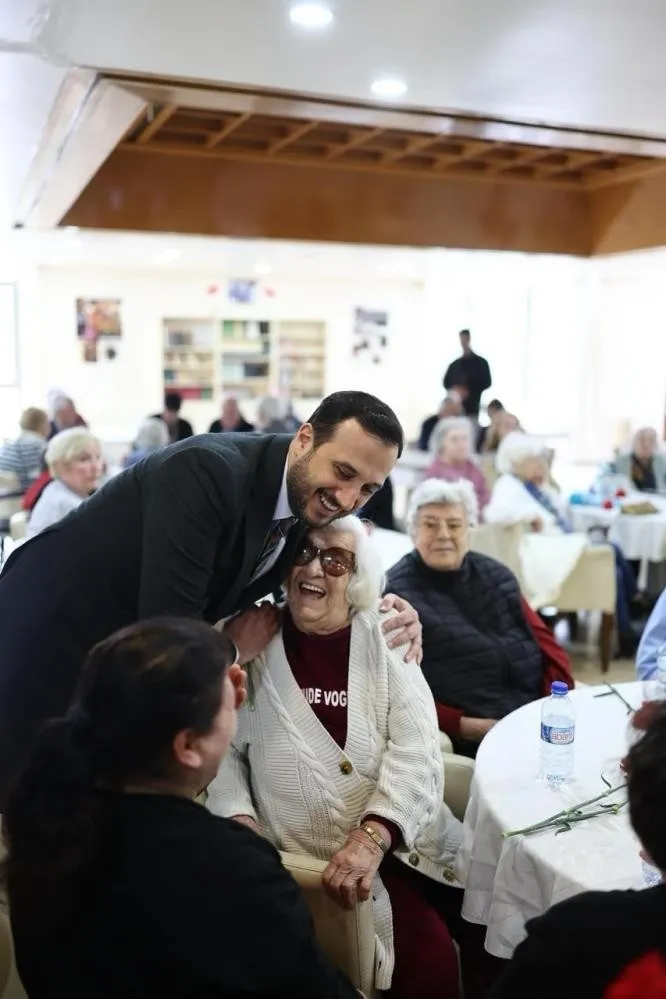 50-yil-onceki-kasimpasa-anilari-huzurevinde-kalan-kadin-baskan-erdogani-anlatti-farkli-oldugu-belliydi-1776002520677.jpeg 50 yıl önceki Kasımpaşa anıları | Huzurevinde kalan kadın Başkan Erdoğan'ı anlattı: Farklı olduğu belliydi-2