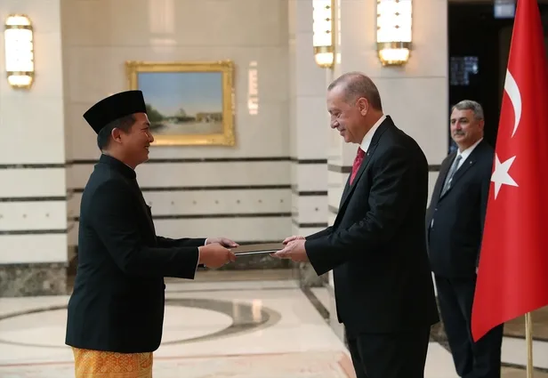 Büyükelçilerden Başkan Erdoğan'a güven mektubu-1