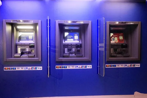 Son dakika: Adana'da polisleri bile şaşırtan olay: Kartını ATM cihazına kaptıran kişi önce camı kırdı sonra polisi aradı-4