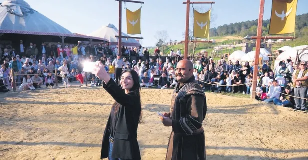 Yüz binler ‘Kuruluş’ dedi