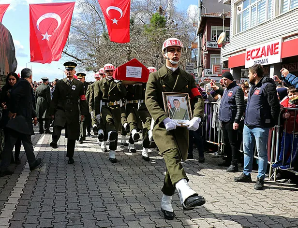 İdlib'de şehit olan Eyüp Gülaştı'nın 4 yaşındaki yeğeninin sözleri yürekleri dağladı!-1