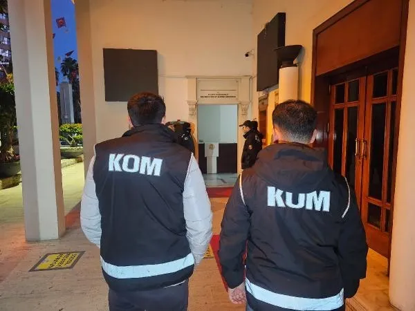 CHP’li Adana Büyükşehir Belediyesi’ne ’rüşvet’ operasyonu: Çok sayıda gözaltı var